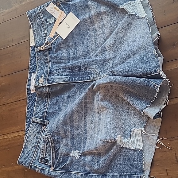 Maurice's high rise distressed short - Picture 6 of 7